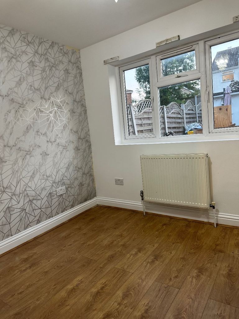 Flat Merlin Grove in Greater London
