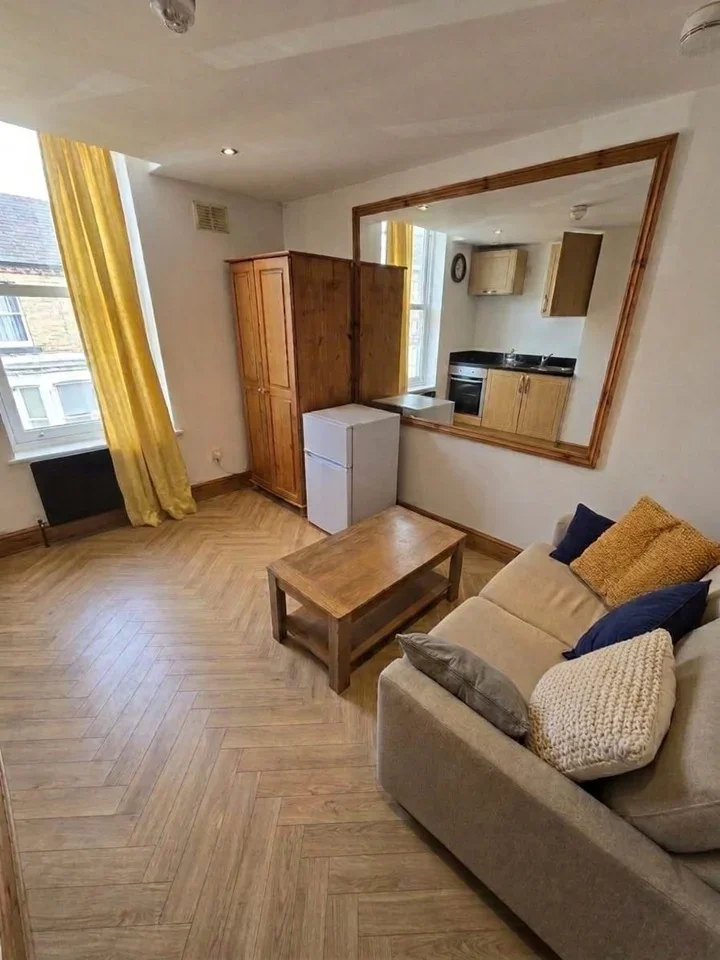 Flat Mansell Road in Greater London
