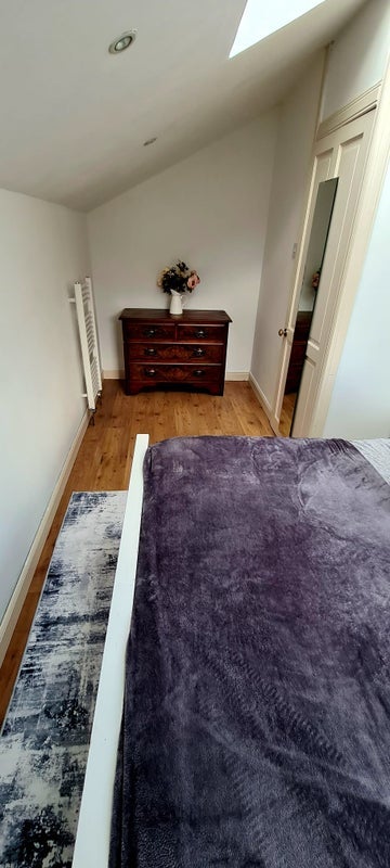 Room Cardross Road in Dumbarton