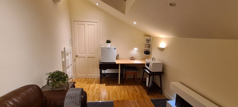 Room Cardross Road in Dumbarton