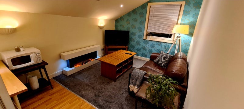 Room Cardross Road in Dumbarton