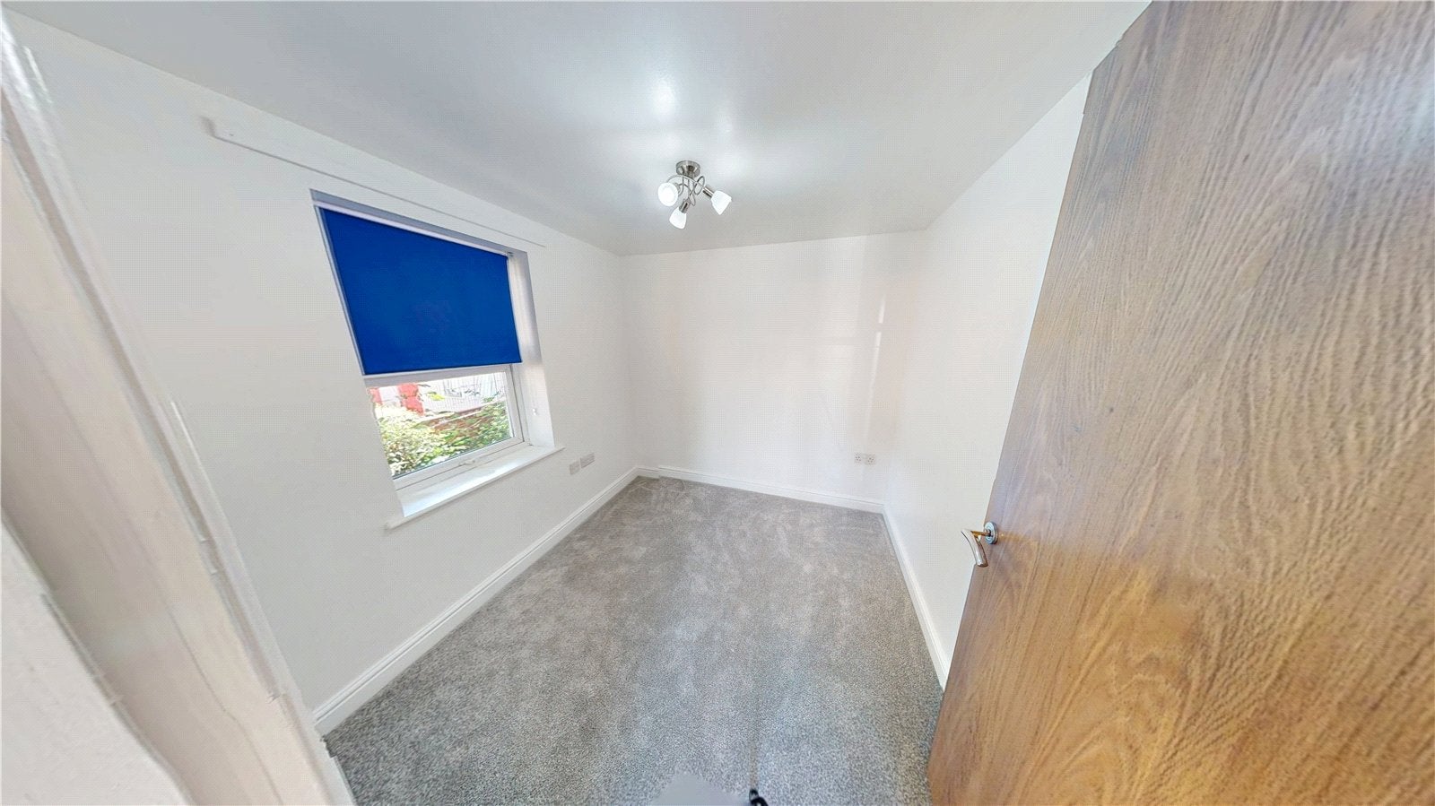 Flat Avonmouth Road in Bristol