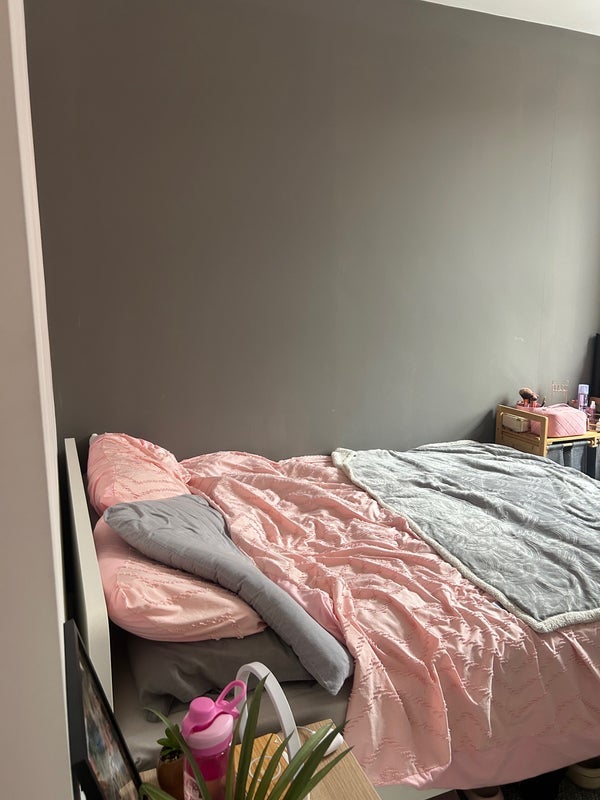 Room Knowle Mount in Leeds