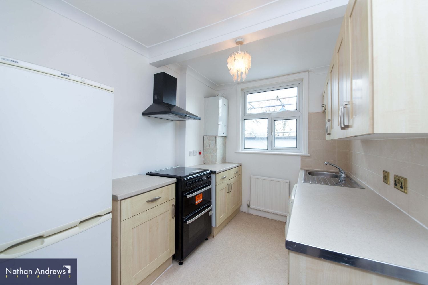 Flat Russell Road in Greater London