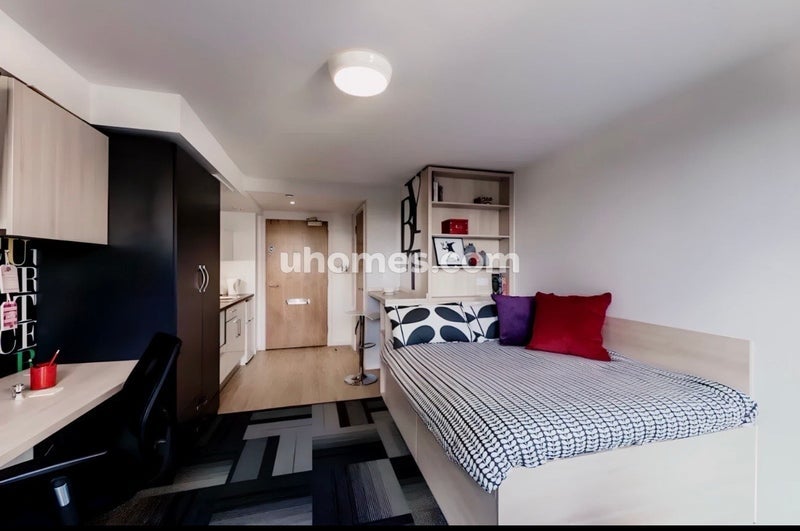 Flat Heber Street in Newcastle upon Tyne