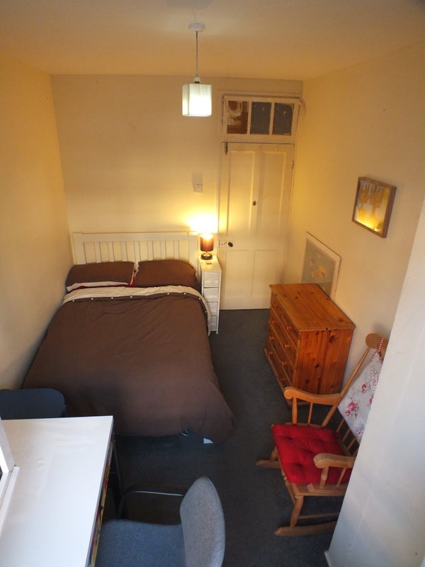 Room Barnfield Gardens in Greater London