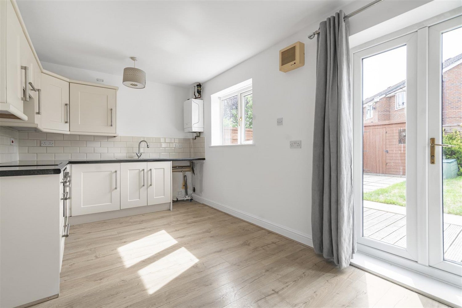House Linnet's Wood Mews in Salford