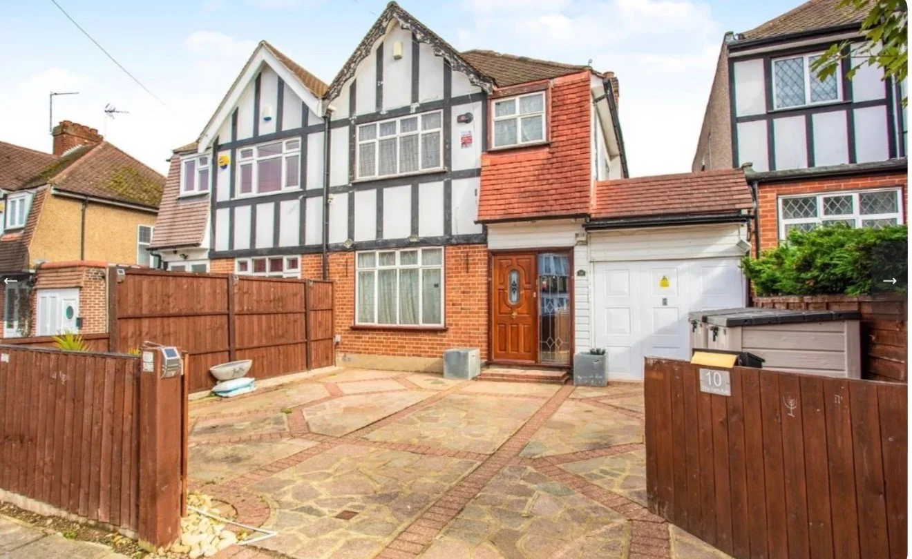 House Tithe Farm Avenue in Greater London