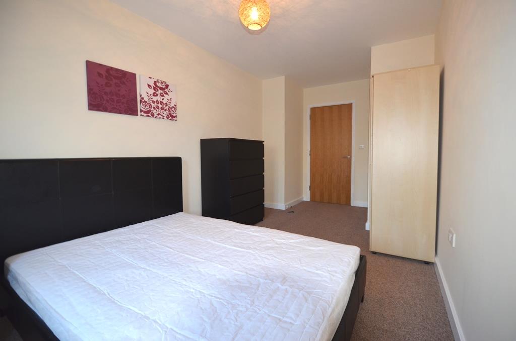 Flat Park Lodge Avenue in Greater London