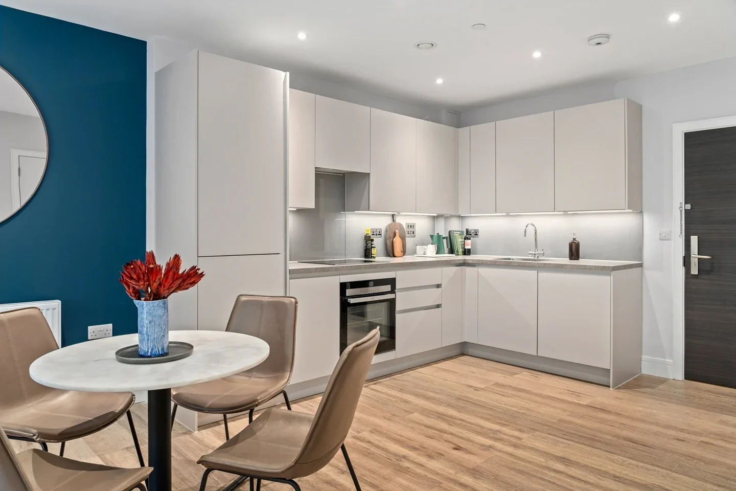 Flat Marketfield Way in Reigate and Banstead
