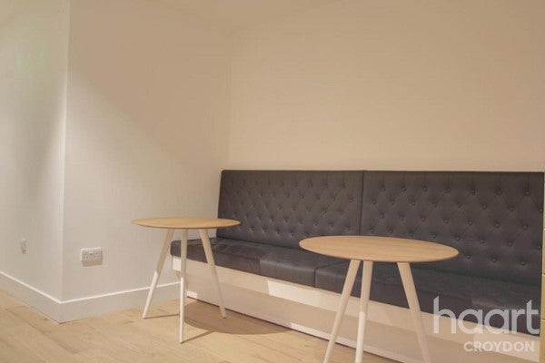 Flat Edridge Road in Greater London