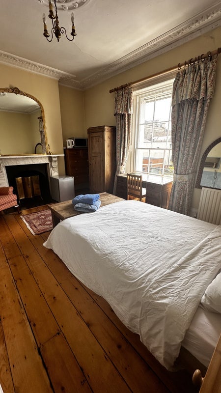 Room Sunderland Place in Bristol