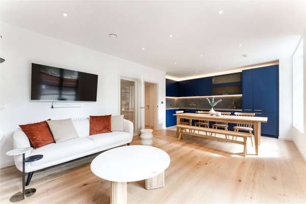 House Orchard Place in Greater London