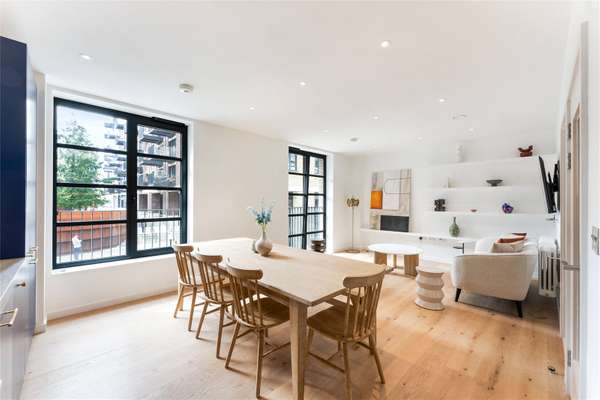 House Orchard Place in Greater London