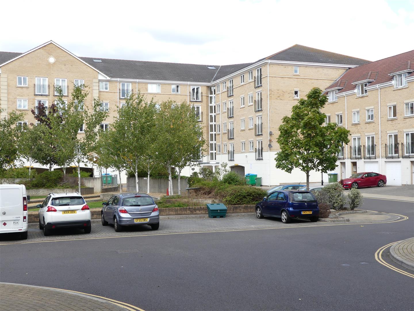 Flat The Dell in Southampton