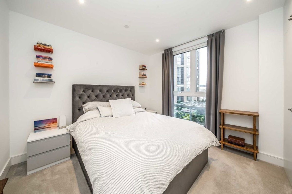 Flat Bridges Court in Greater London