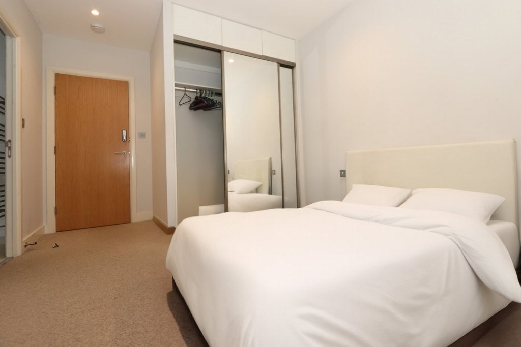 Room Globe Road in Greater London