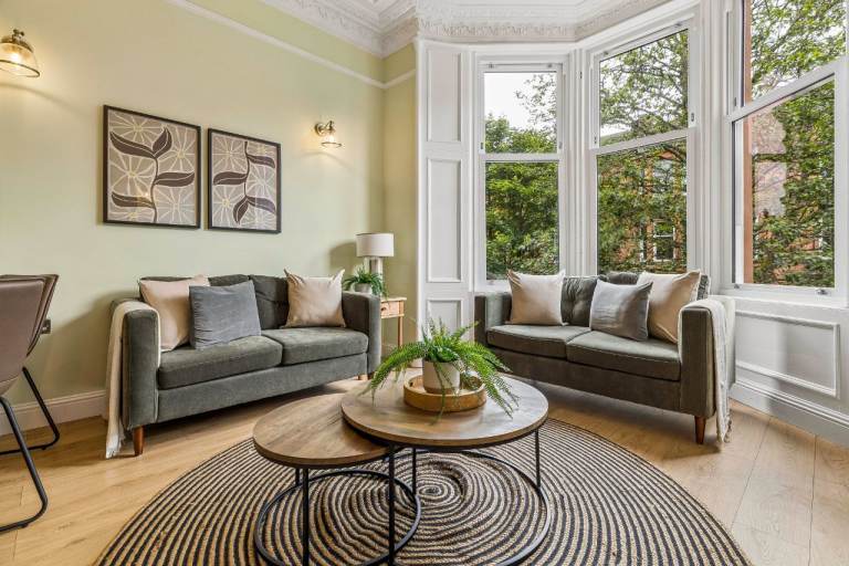 Flat Cranworth Street in Glasgow