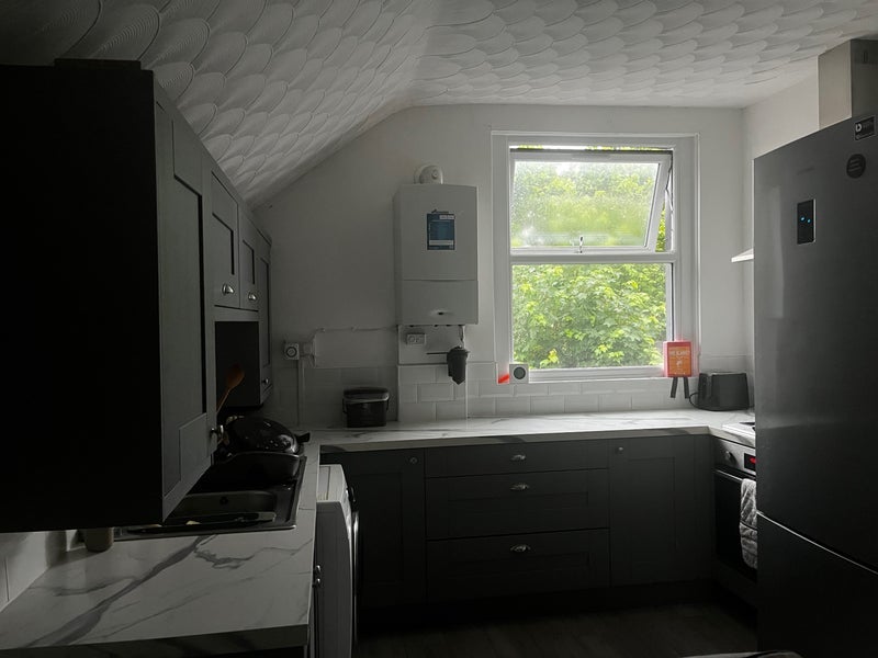 Room Llanishen Street in Cardiff