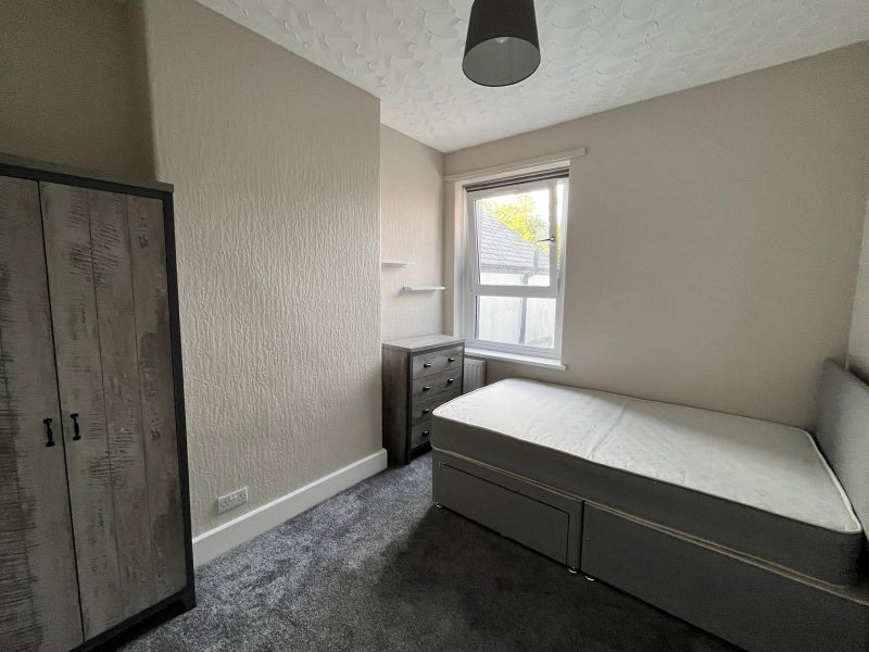 Room Llanishen Street in Cardiff