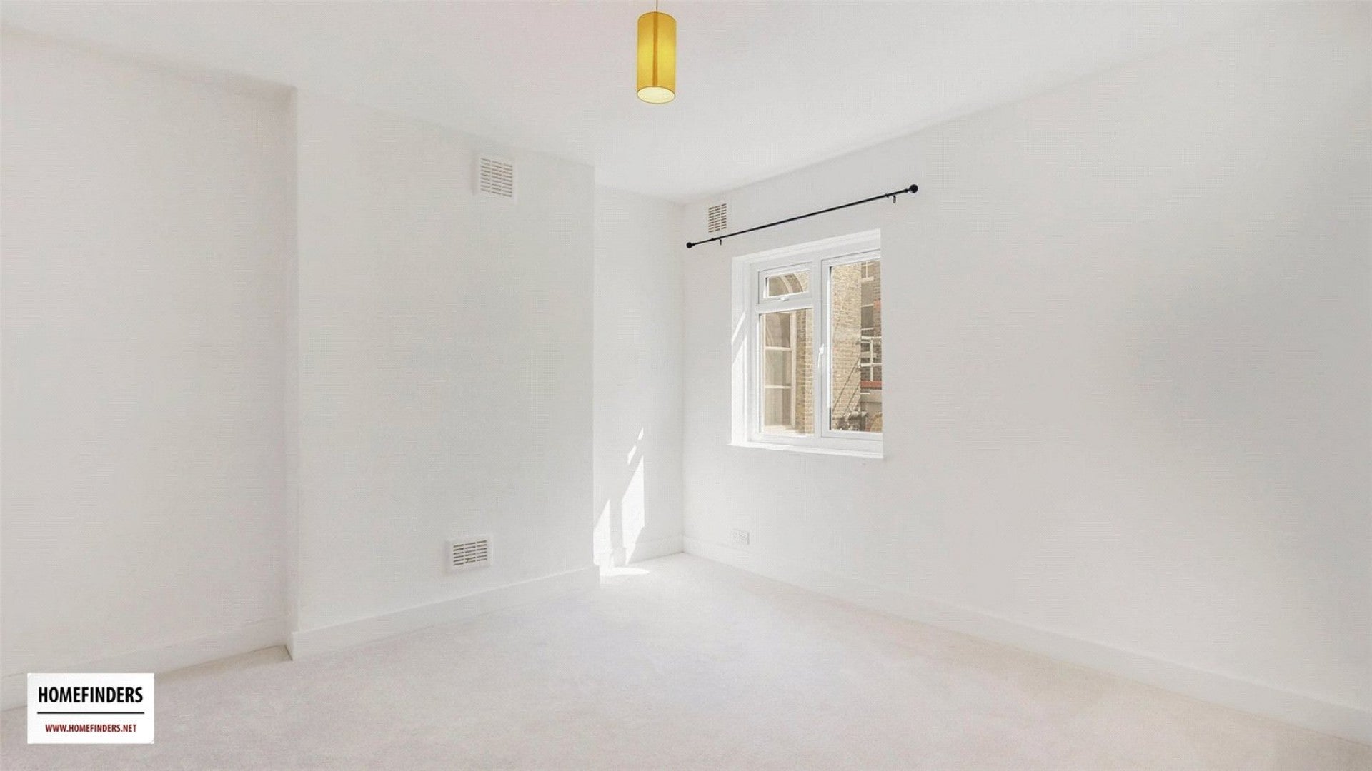Flat Cann Hall Road in Greater London