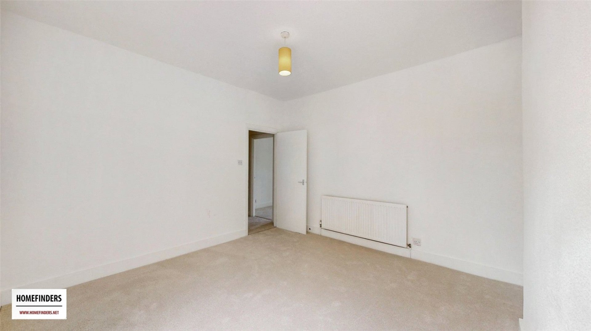 Flat Cann Hall Road in Greater London
