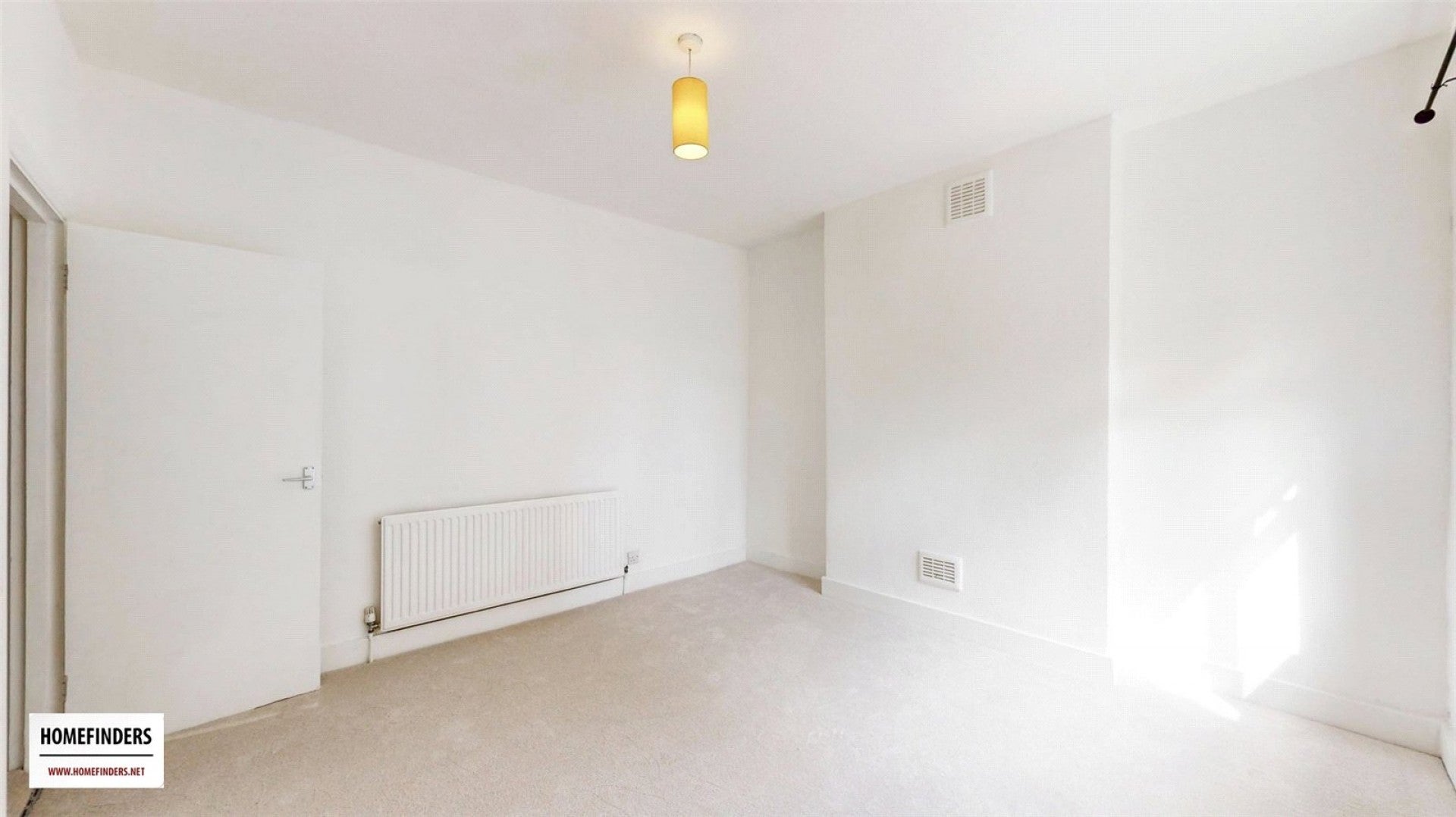 Flat Cann Hall Road in Greater London