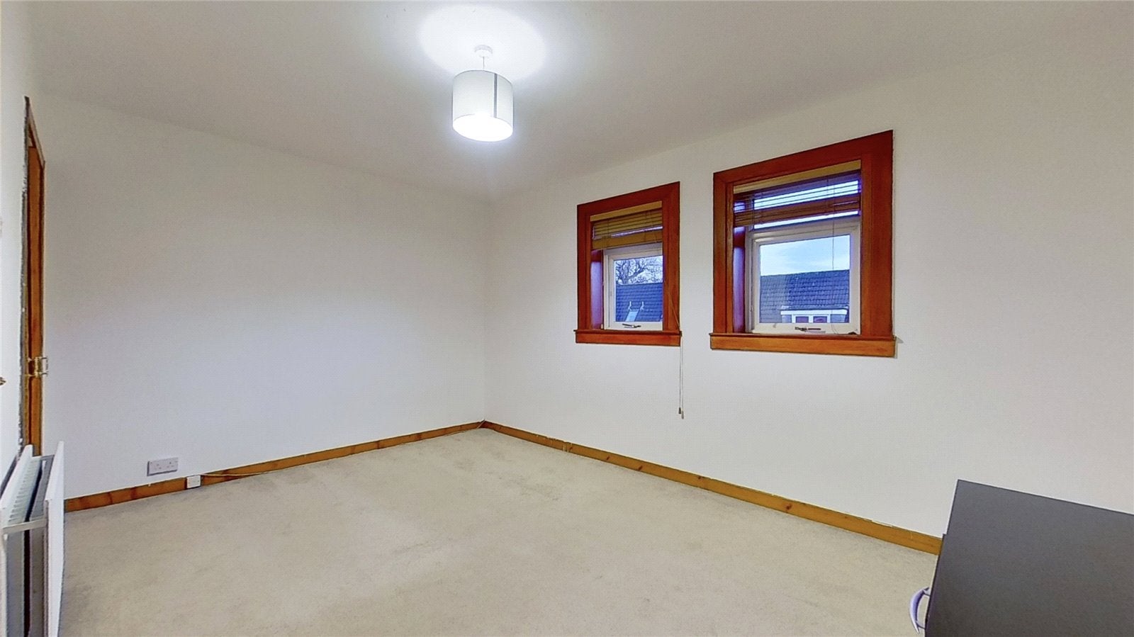 Flat Rowan Avenue in Renfrew