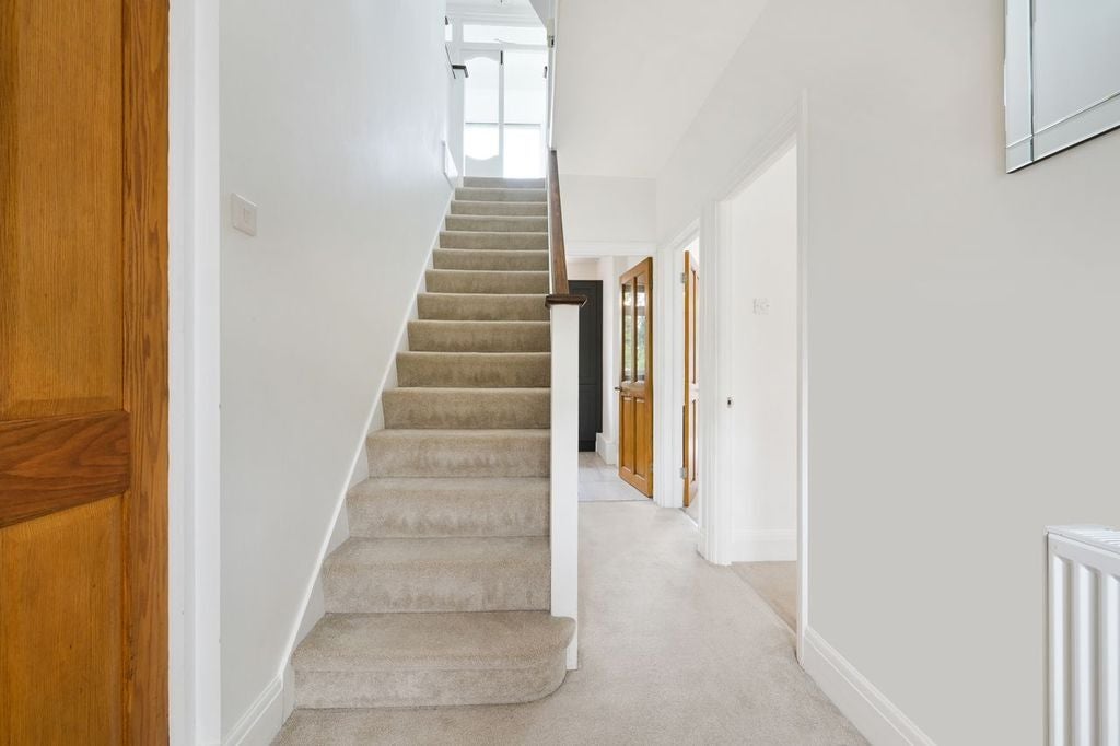 House Downs Way in Epsom and Ewell