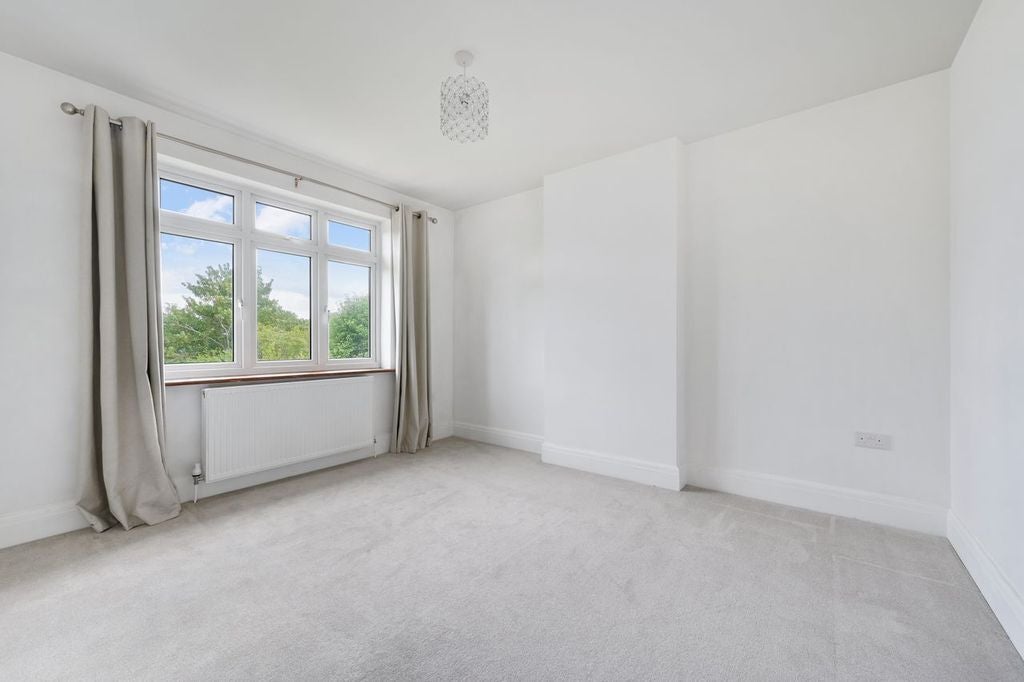 House Downs Way in Epsom and Ewell