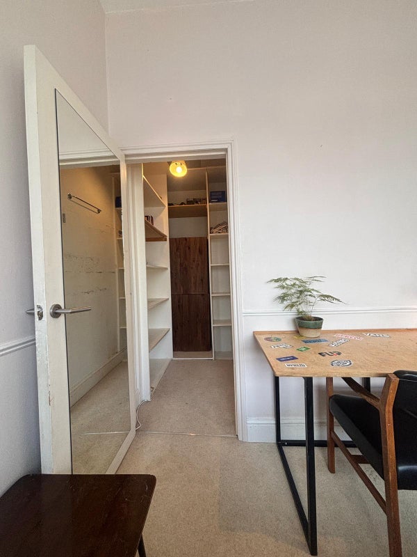 Flat Womersley Road in Greater London