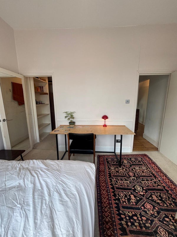 Flat Womersley Road in Greater London