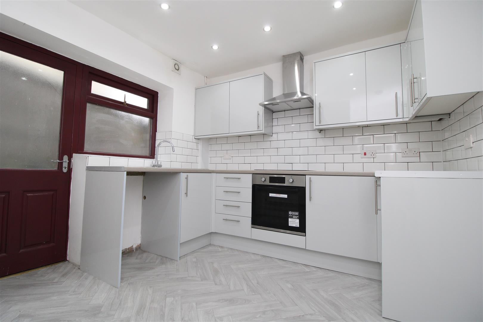 Flat Caerau Road in Caerau