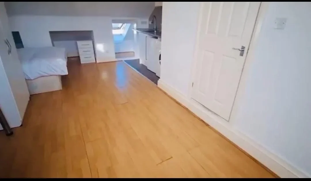Flat South Lane in Greater London