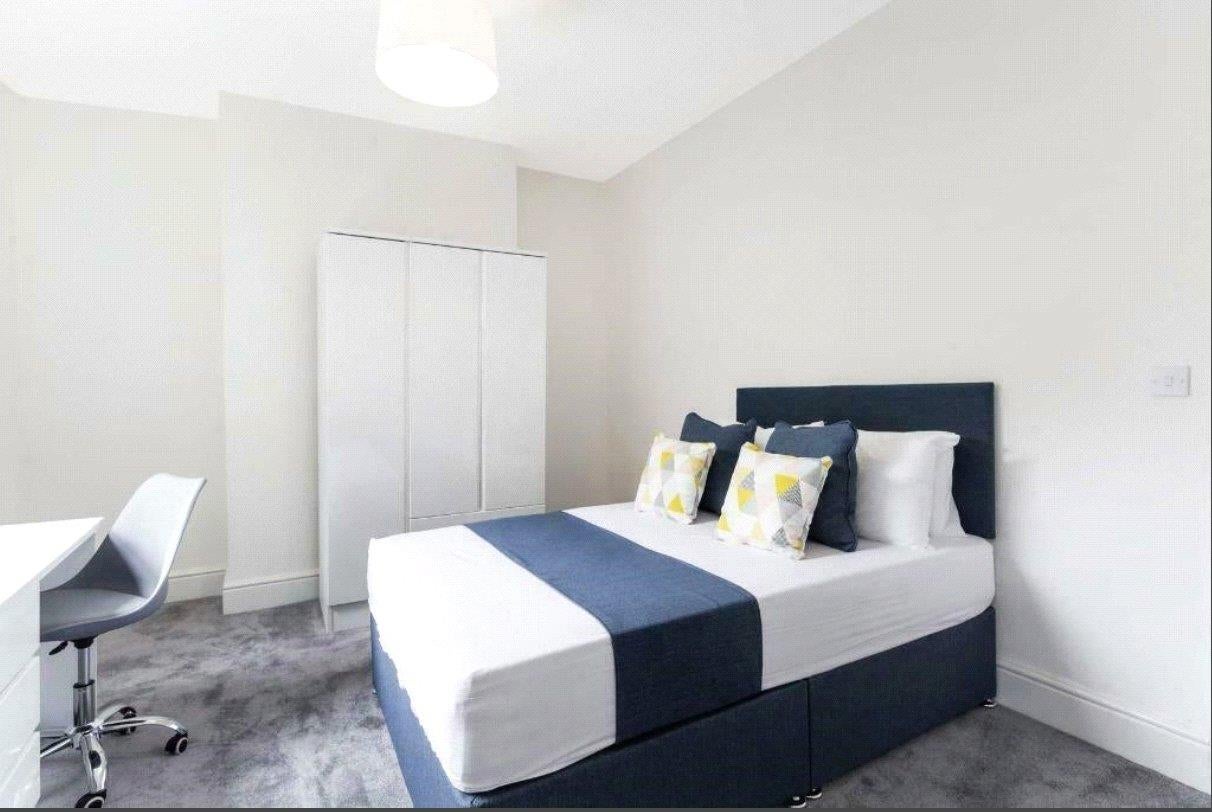 Flat Prince of Wales Road in Greater London