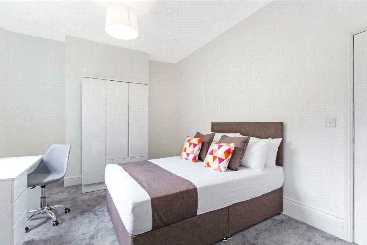 Flat Prince of Wales Road in Greater London