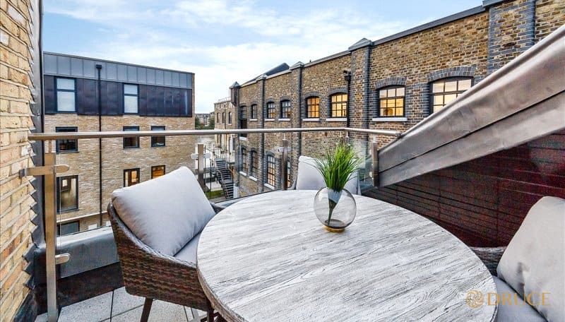 Flat Rainville Road in Greater London