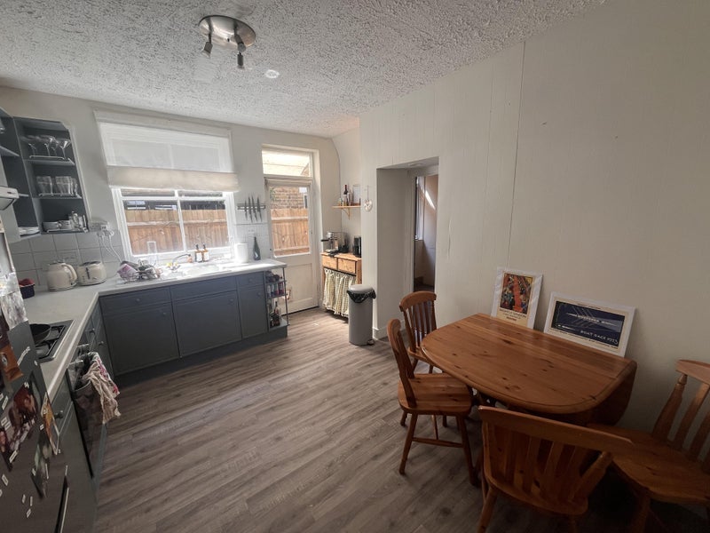 Flat Beira Street in Greater London