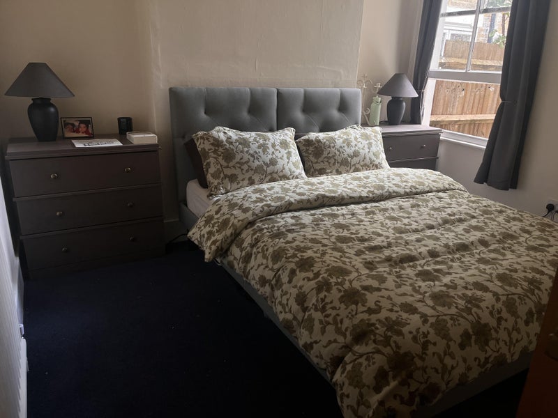 Flat Beira Street in Greater London
