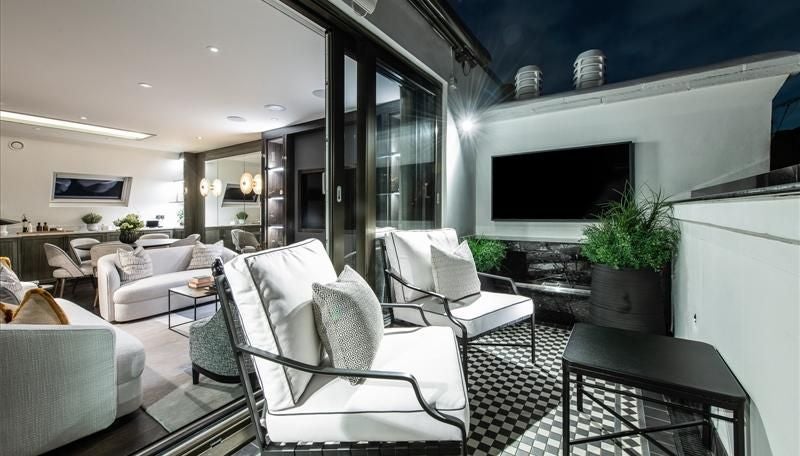 Flat Prince of Wales Terrace in Greater London
