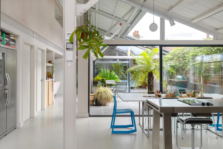 Flat Wotton Road in Greater London