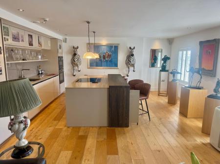 Flat Waterloo Place in Royal Leamington Spa