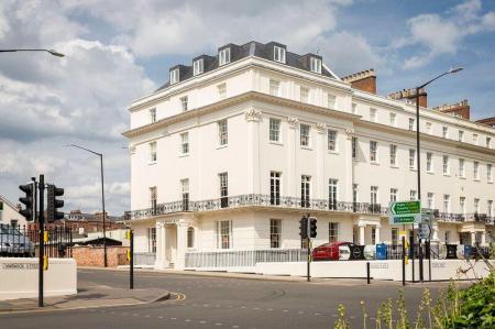 Flat Waterloo Place in Royal Leamington Spa