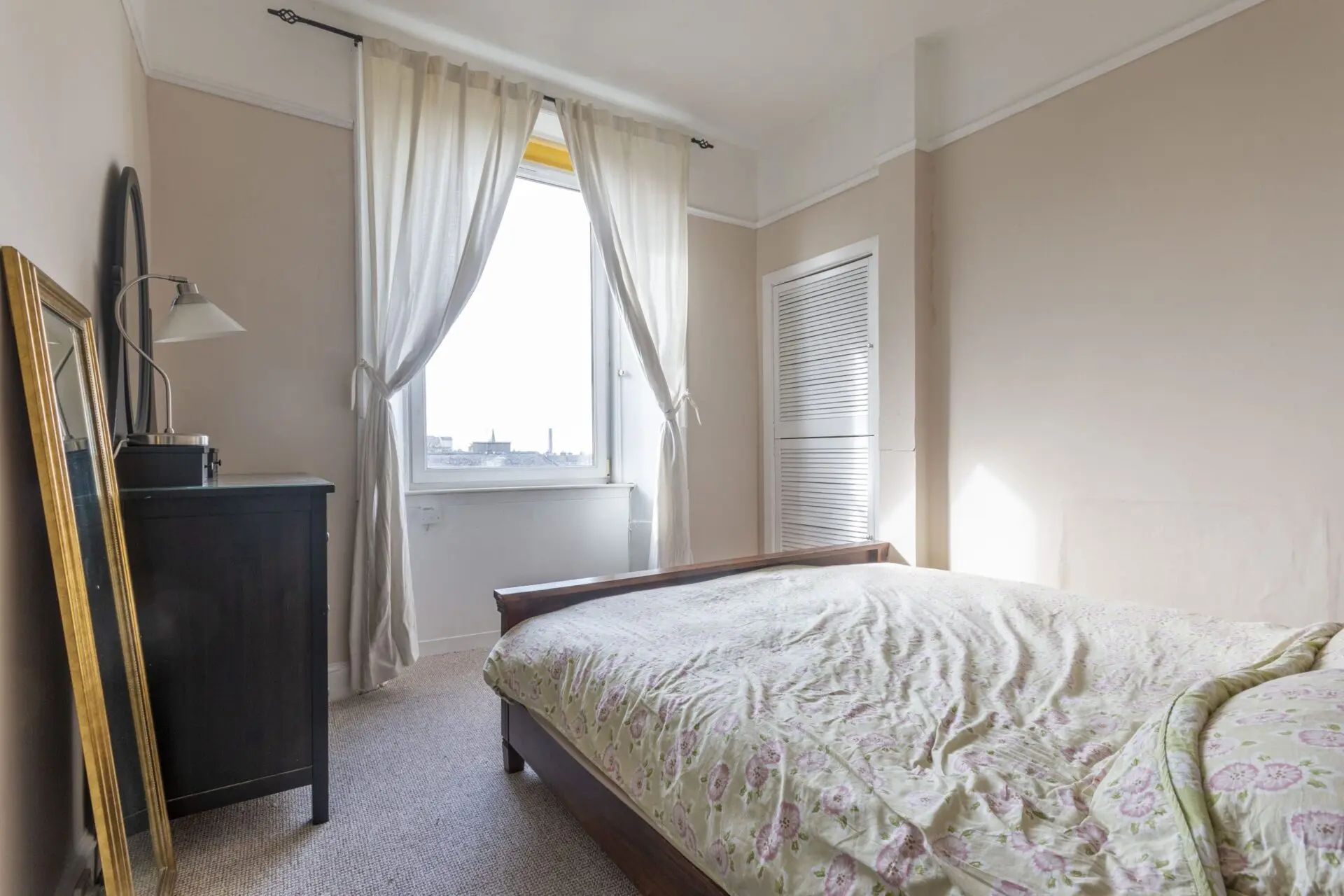 Flat St Clair Place in City of Edinburgh