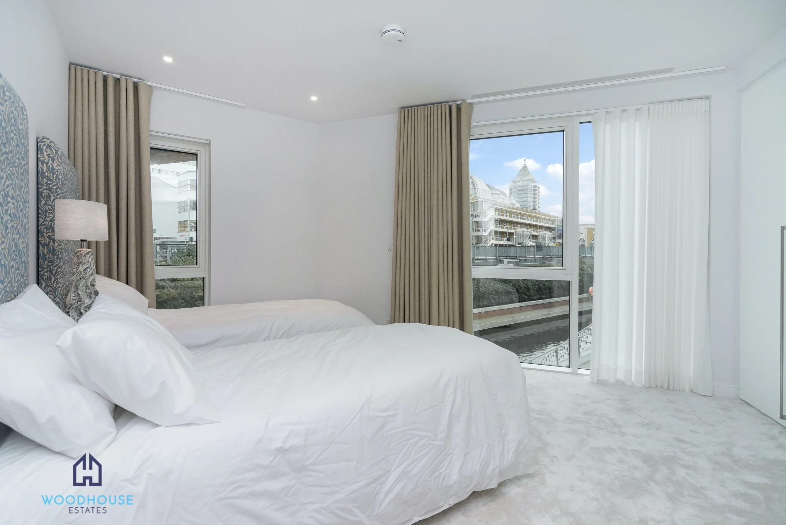 Flat Lockgate Close in London