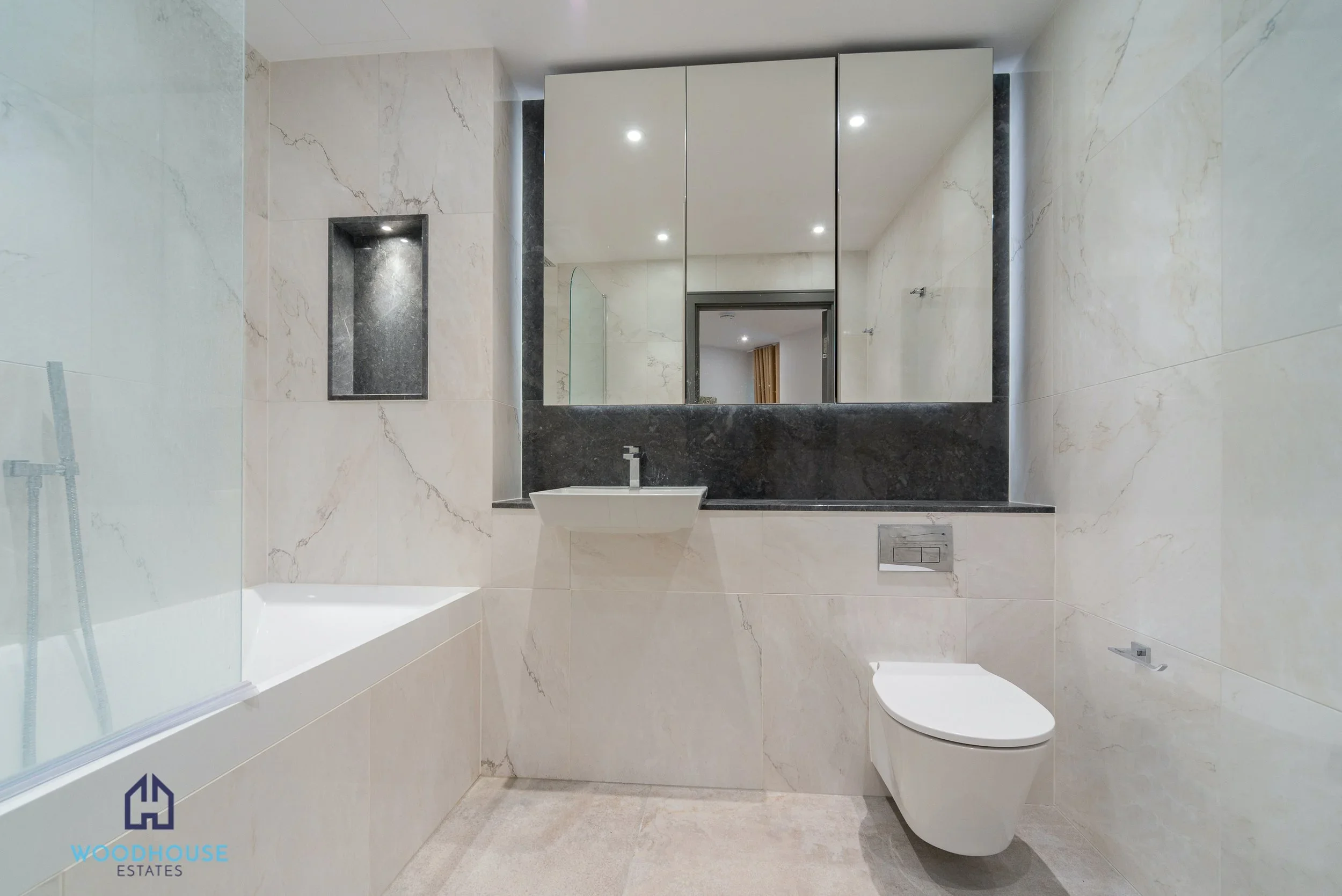 Flat Lockgate Close in London