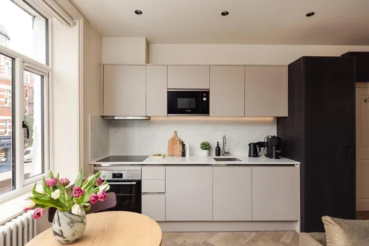 Flat Lymington Road in Greater London