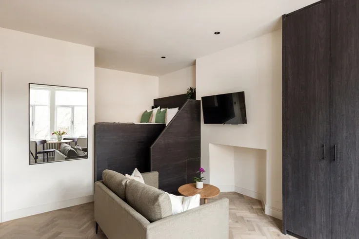 Flat Lymington Road in Greater London