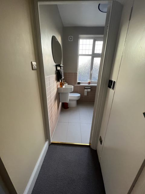 Room Blenheim Crescent in Greater London