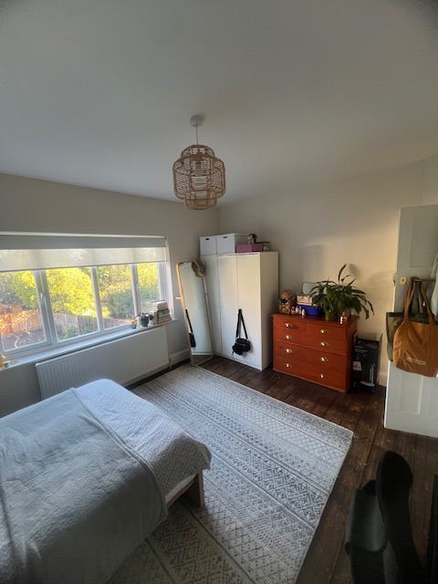 Room Blenheim Crescent in Greater London